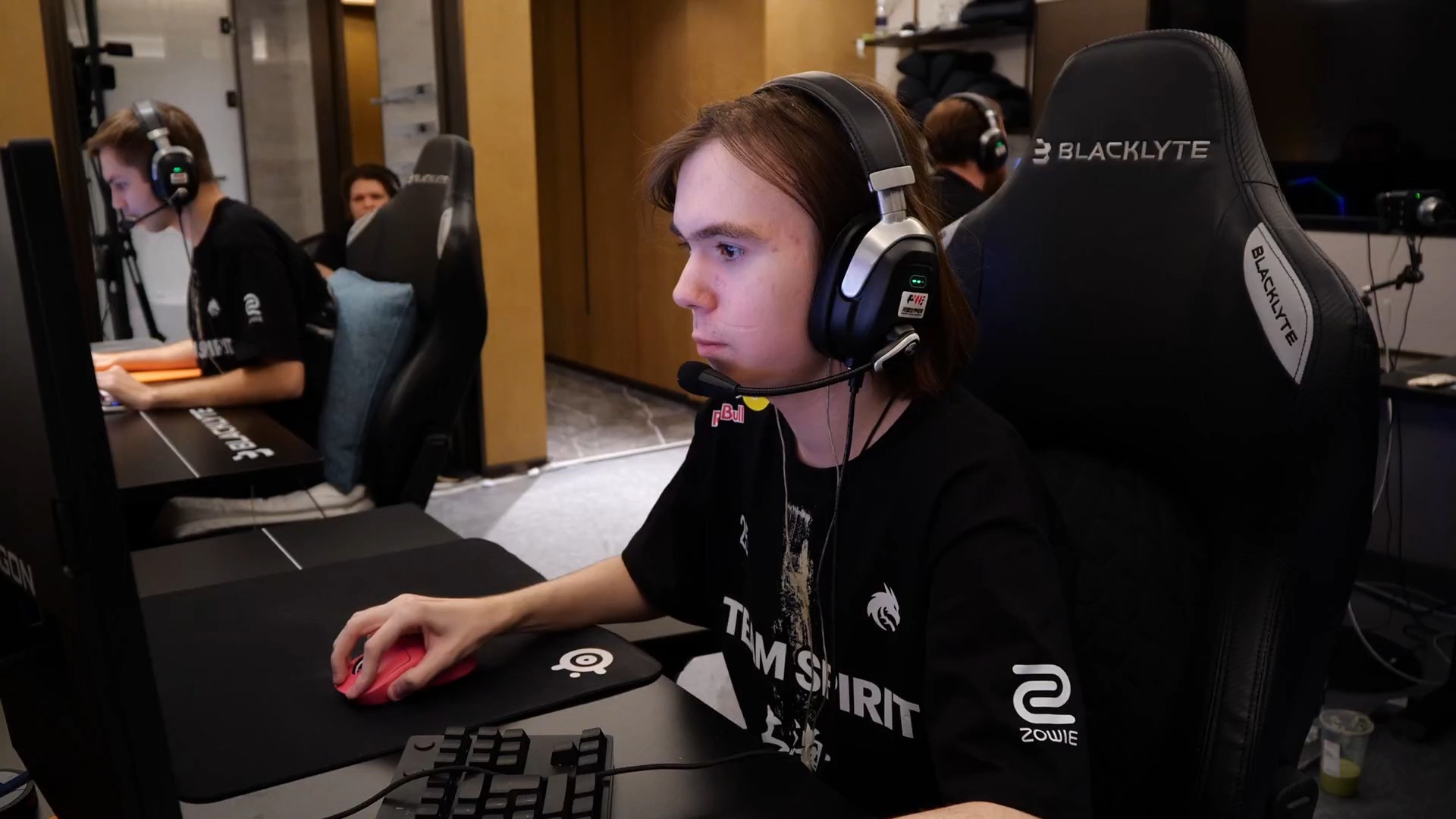 比卢普斯已 比卢普斯已