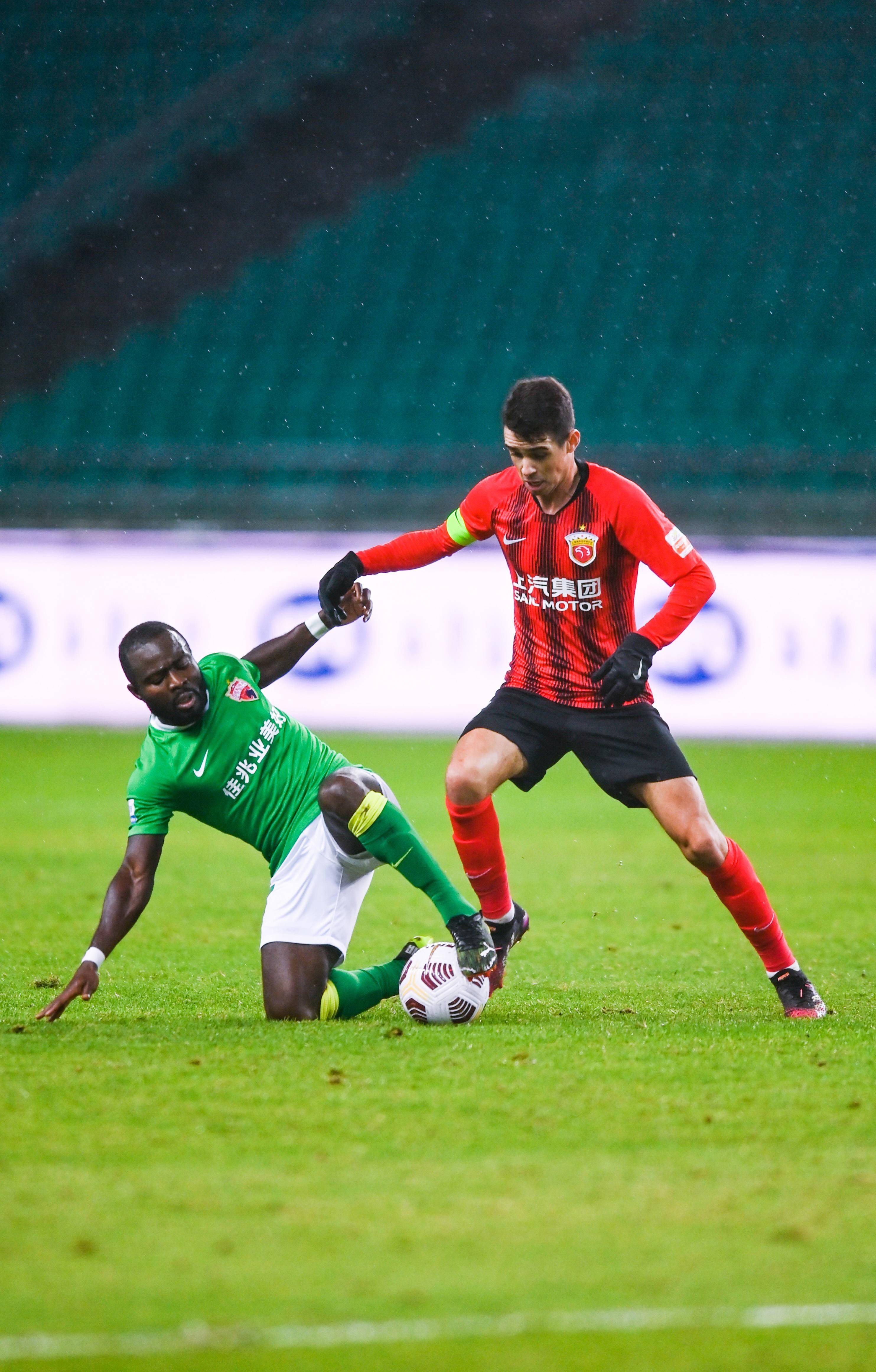 面对更加激 面对更加激